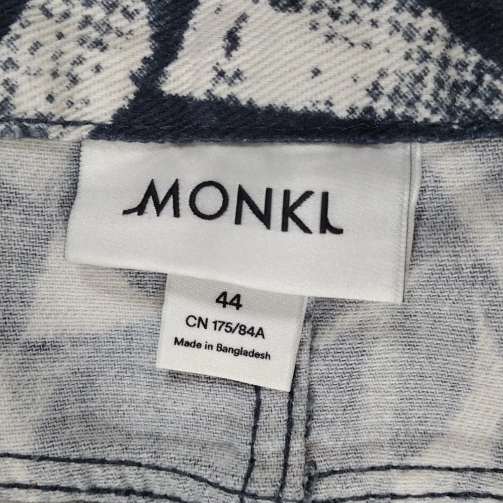 Monki patterned straight leg trousers - Picture 3 of 5